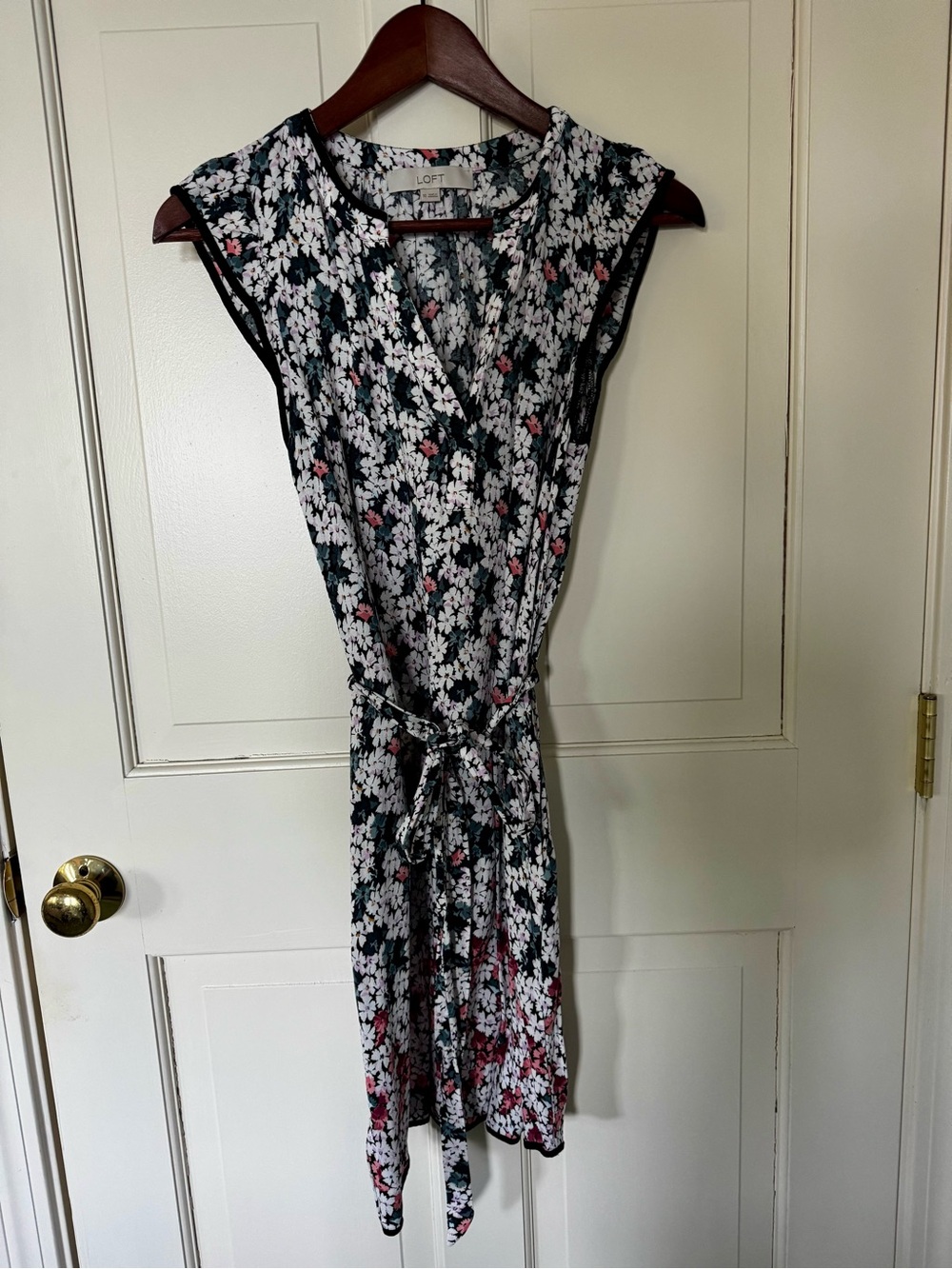 LOFT sleeveless dress floral print with tie waist XS